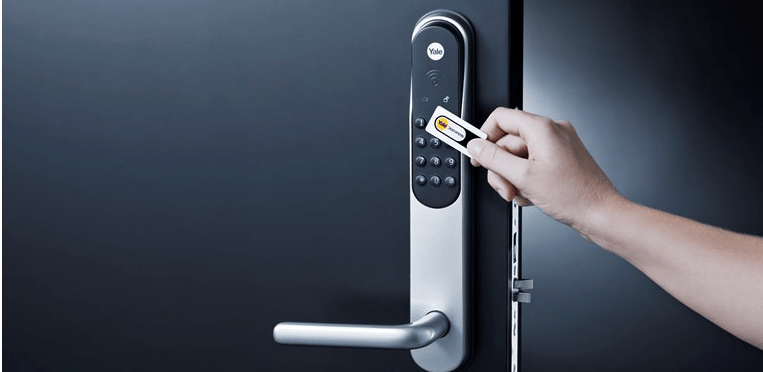 yale-doorman-paristojen-kulutus-ja-lukkomoduulin-asennus-timo-pertil